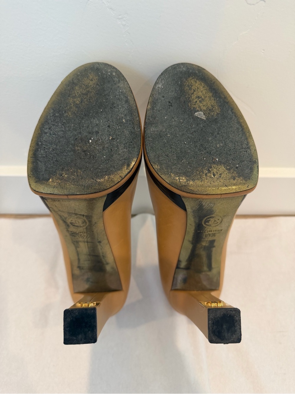 Chanel Beige Black Cap Toe Leather Platform Pumps CC Heel Size 38.5 - Picture 4 of 8